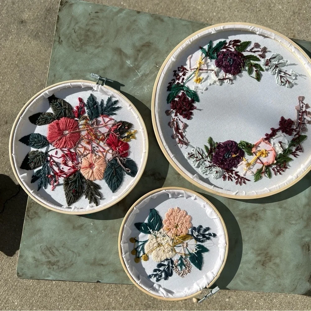 3 handcrafted embroidered flowers in a wooden hoops 10.5" 8" 6" - Picture 9 of 9